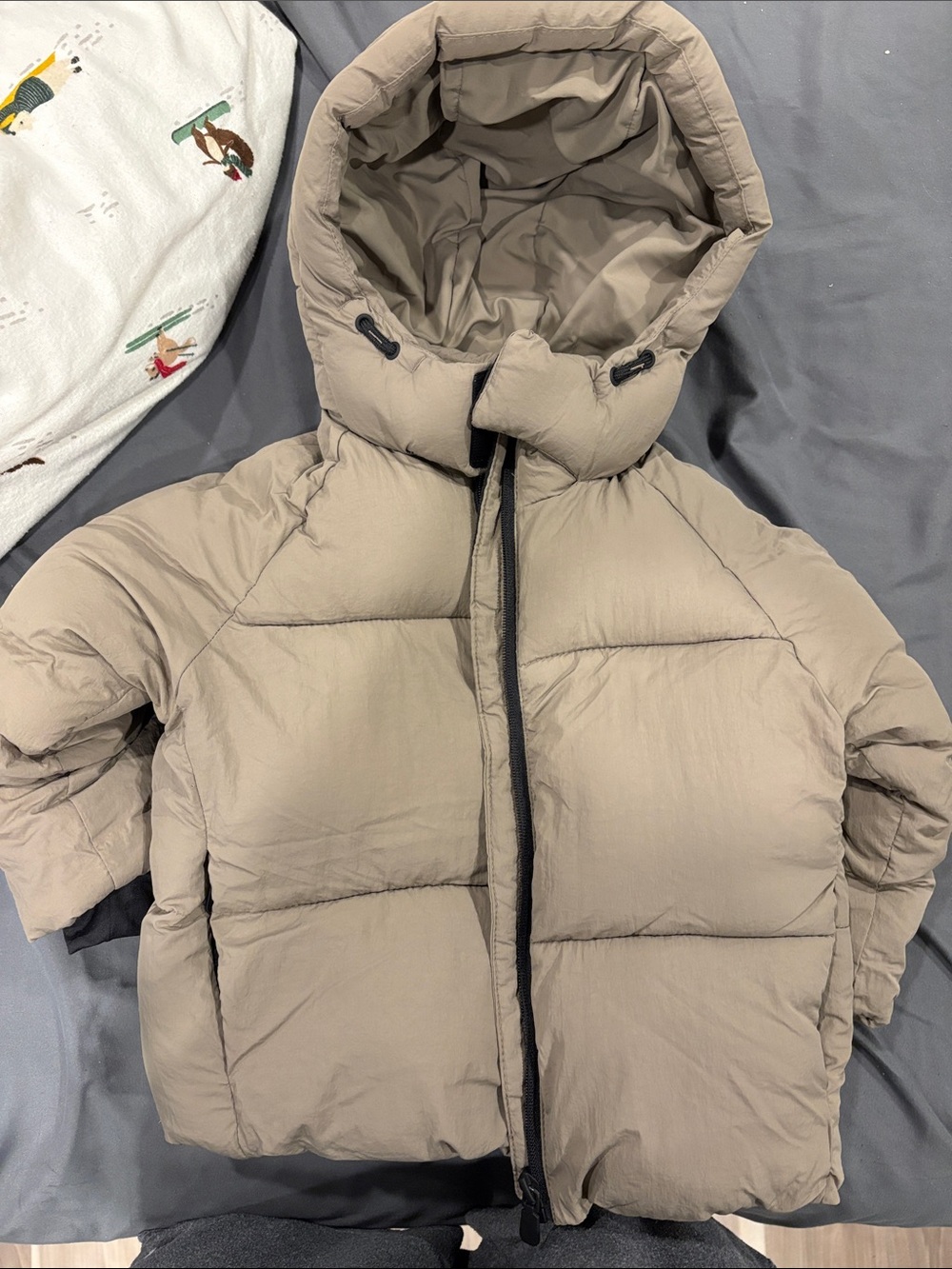 Zara Kids Hooded Puffer Jacket in Taupe